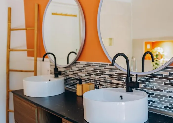 D'horus, Places De Parking Privées, 500m De La Hébergement de vacances *